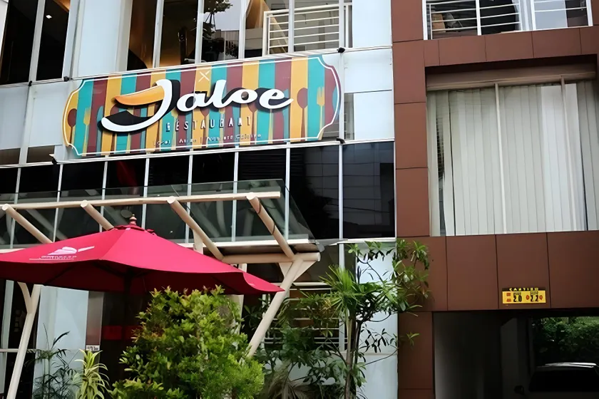 Bekizaar Hotel Surabaya - Image 1