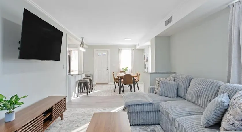 7 Min to NYC, Modern New Apartment - Image 1