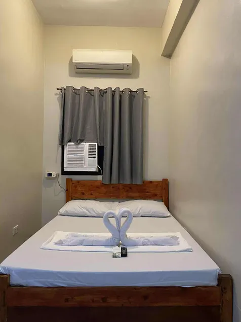 P3K Suites Budget Hotel - Image 1