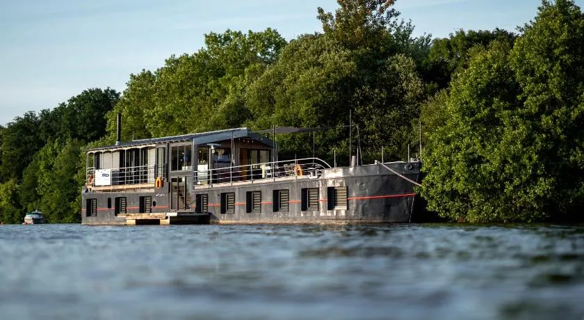 La Rivière House - Péniche Carpe Diem - Image 1
