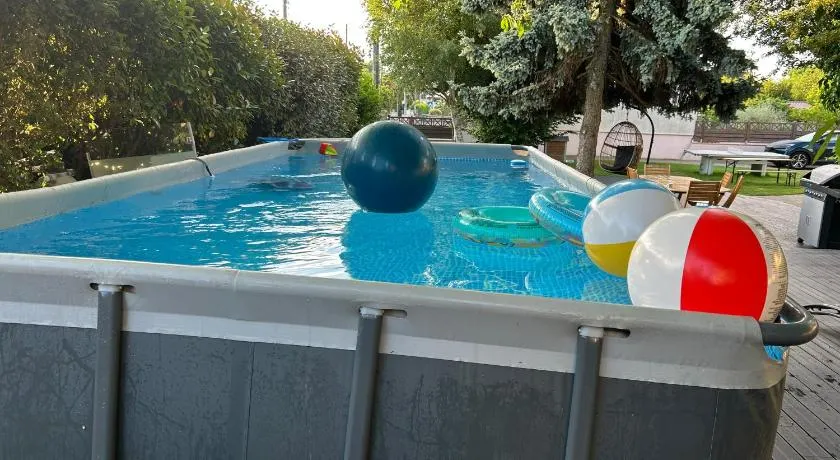 Villa Maxonale près de Paris avec Piscine Chauffée, Sauna et Jacuzzi - Image 1