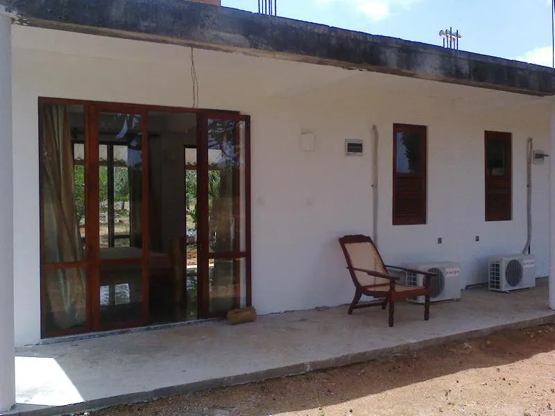 Mihini Hotel - Image 1