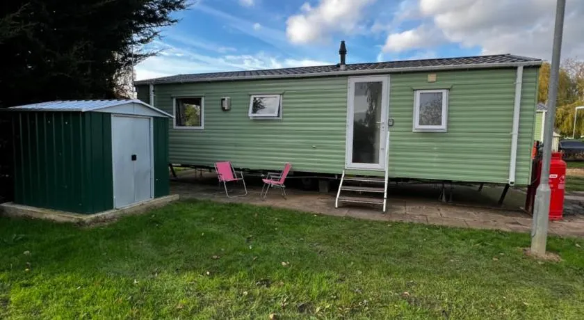 Caravan Holiday Home - Image 1