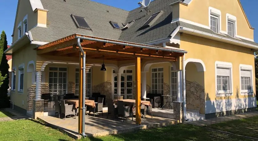 Pacsirta Apartman - Image 1