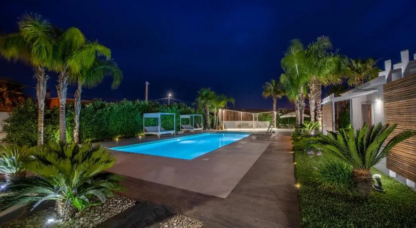 Aqua Venere Pool & Suites - Image 1