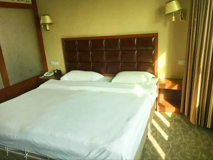 Jinheng Business Hotel - Image 1