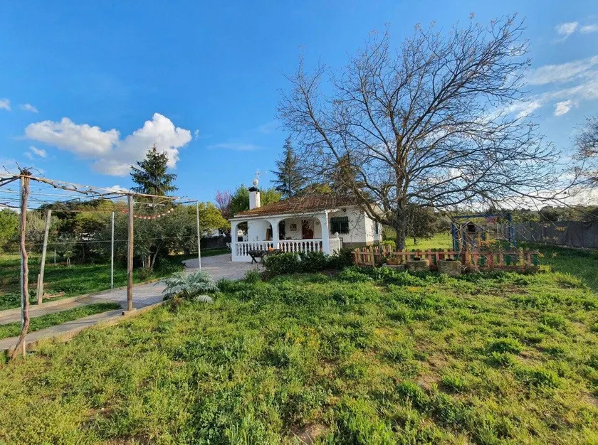Preciosa casa con encanto a la orilla Del Río - Image 1