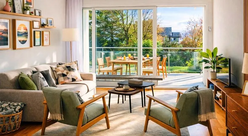 Apartment near Lake Zurich with Garden, Terrace & Parking - Image 1