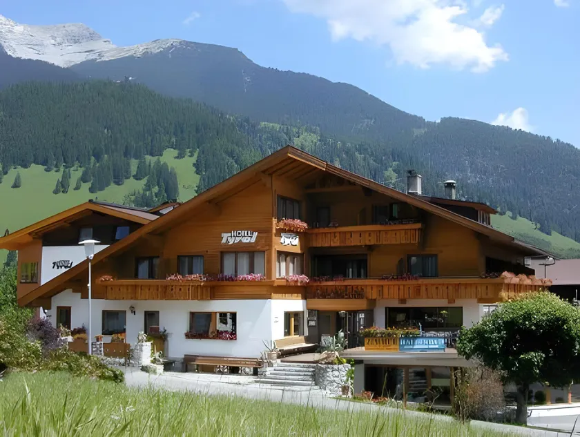 Aparthotel Tyrol - Image 1