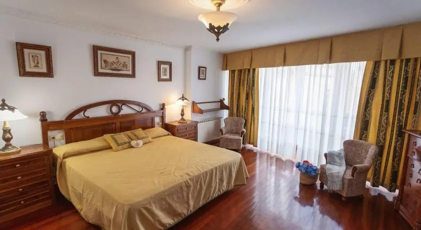 Casa Clara, en el centro del pueblo, con vistas al mar - Image 1