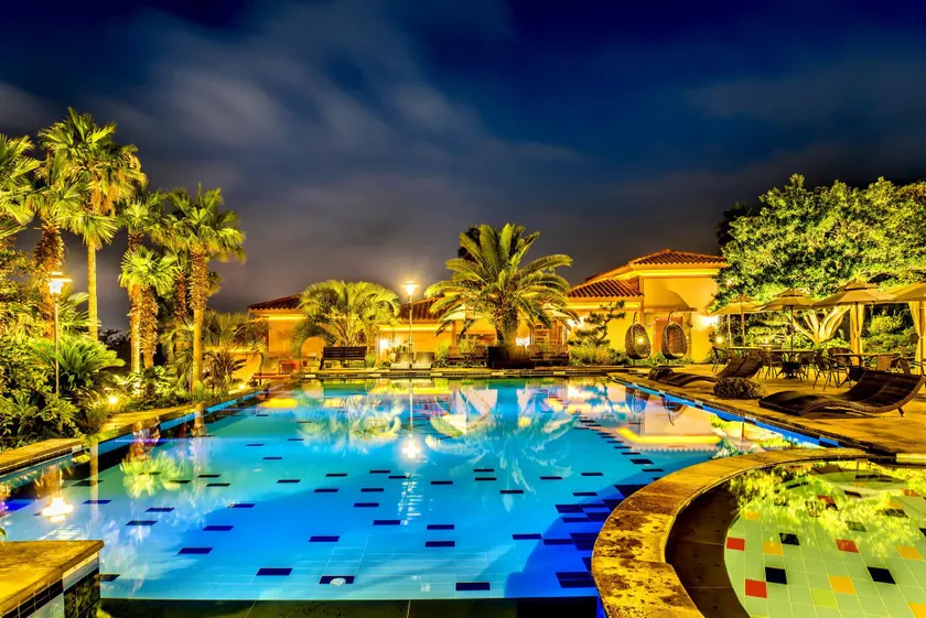 Palm Valley Resort - Image 1