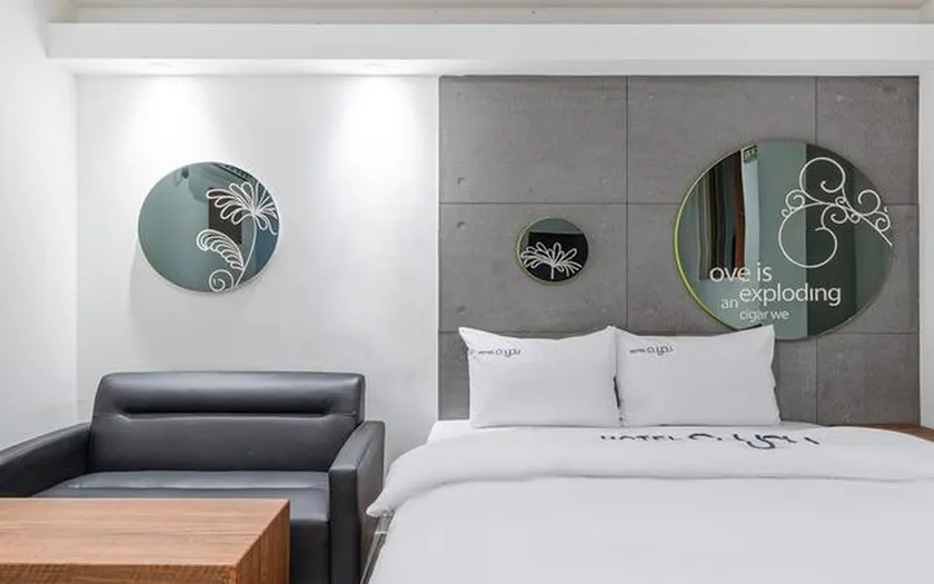 OU Hotel - Image 1