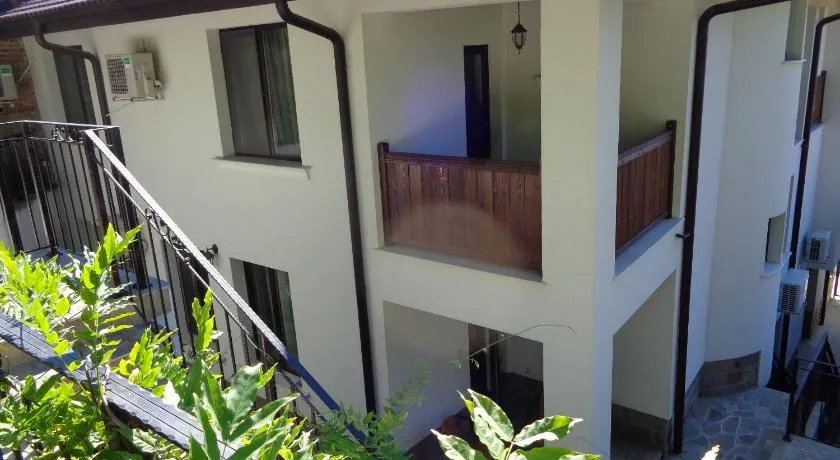 Cloudbase Guesthouse - Image 1
