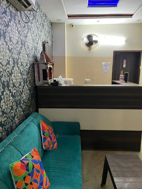 Hotel Noor Plaza - Image 1