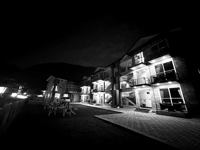 Kunhar Hotel RiverSide Block - Image 1