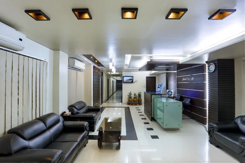 Hotel Holy Gate - Image 1