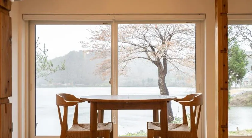 錦秋湖を望む1日1組限定のプライベート絶景宿 - Image 1