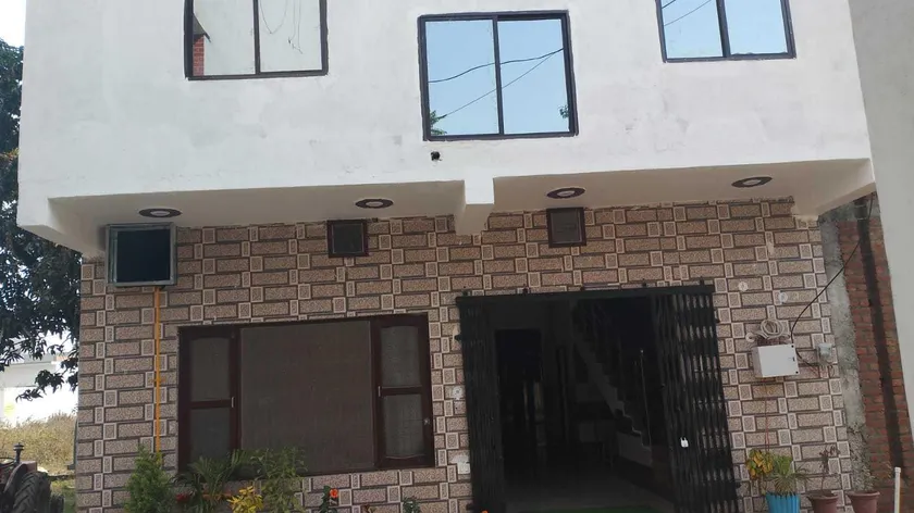Hotel O SHARMA GUEST HOUSE - Image 1
