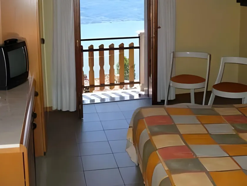 Hotel Castello - Image 1