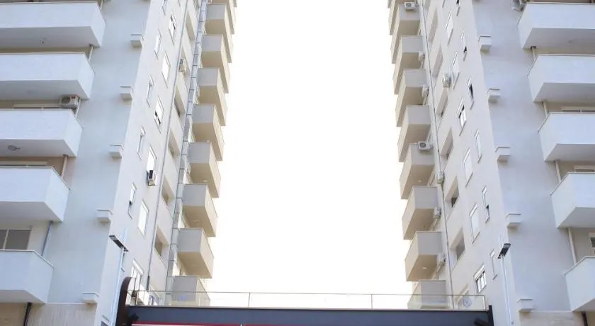 Twin Towers Hotel City & Beach Resort - Image 1