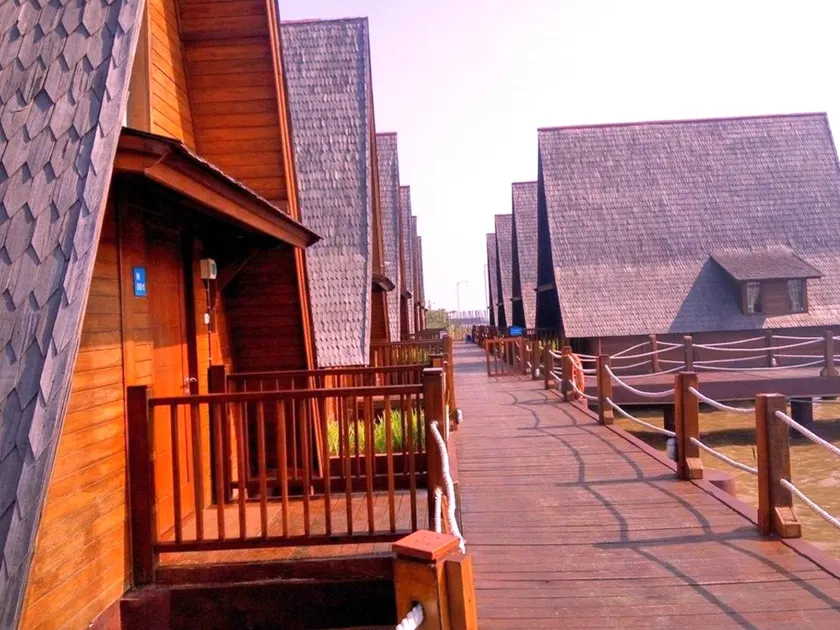 Seaview Cottage Cirebon Waterland - Image 1