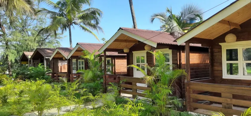 AMAZING WOODEN COTTAGES WITH POOL - 5MINS BEACH - Image 1