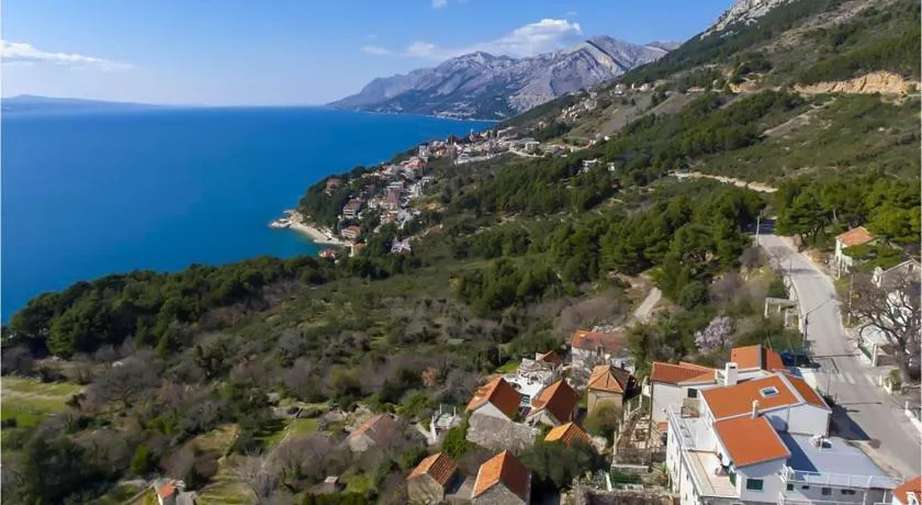 Stunning Apartment In Brela With Wifi - Image 1