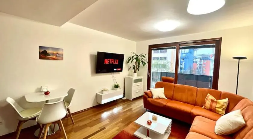 Entire Apartment, Free Parking,near Clarion, O2 Arena, Metro 3 min, Christmas Market, City Center 15 min - Image 1