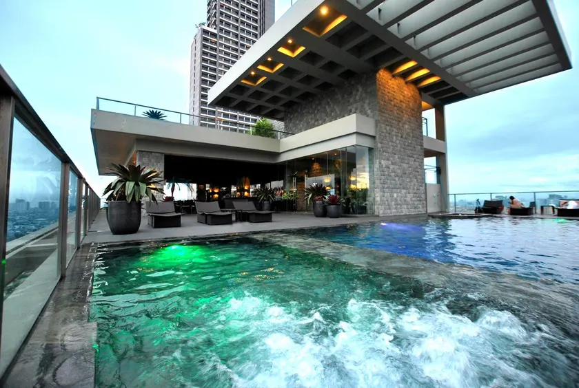 City Garden Grand Hotel - Image 1