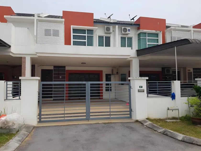 Hasnifana Homestay Seri Iskandar - Image 1