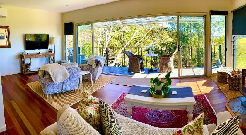 "La Petite Grange" Maleny - Image 1