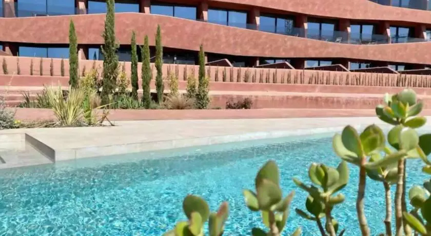 Piscina moderna y elegante 5 - Image 1