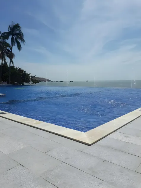 Hon Rom Central Beach Resort - Image 1