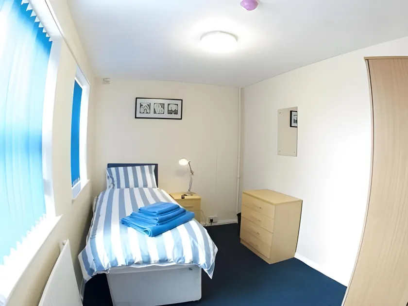 Liverpool Gateway Inn - Image 1