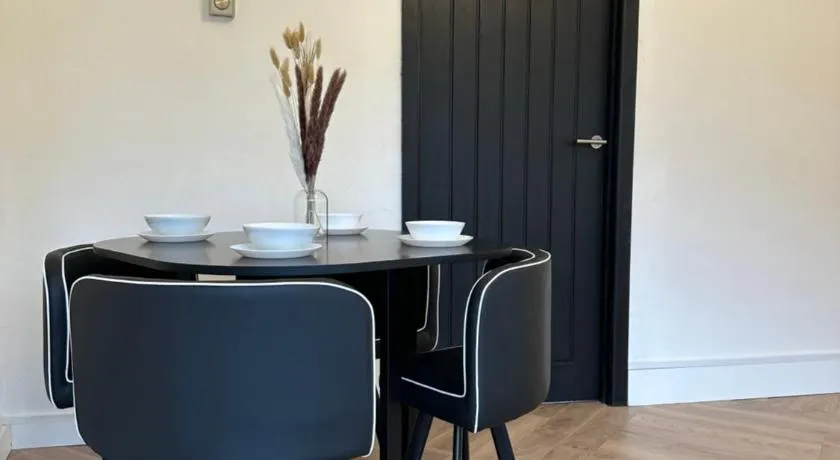 2 Bedroom flat by London Bridge & The Shard - Image 1