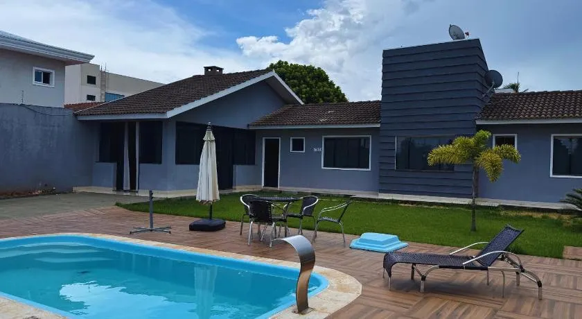 Casa Beverly, com Piscina, 3 Quartos e Churrasqueira - Image 1