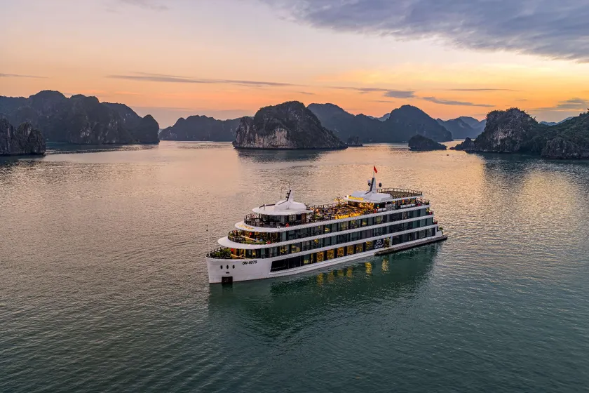 Lamour Cruise - Image 1