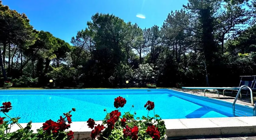 La Grande Villa with Pool - Image 1