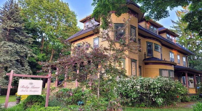 Ruby Manor Bed & Breakfast - Image 1