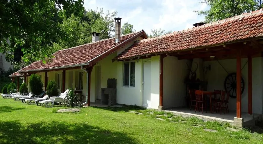 Roden Dom Holiday Home - Image 1