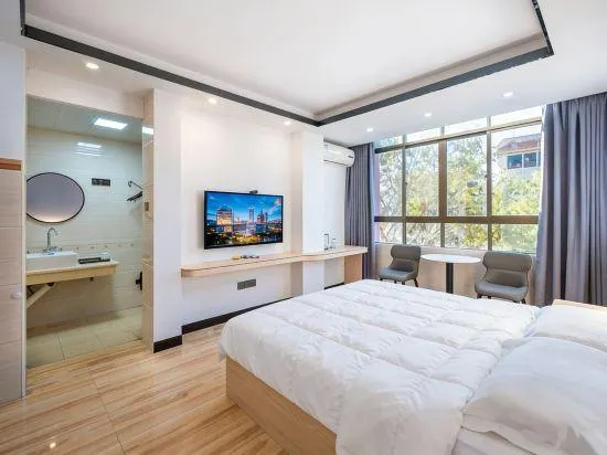 Kingswood Hotel - Image 1