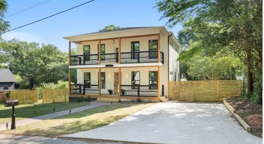 Mystic Falls Downtown Modern Farmhouse - Image 1