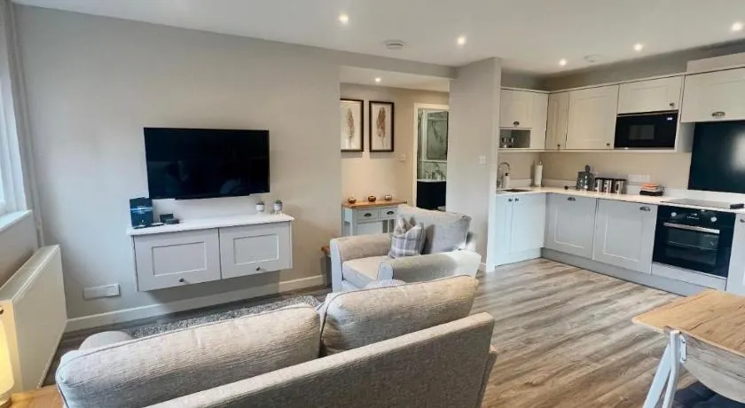 THE ESK - Modern 1 bedroom apartment in centre of Melrose. - Image 1