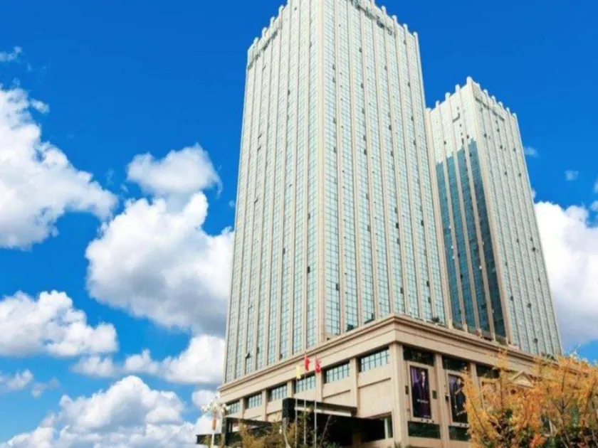 Fortune International Hotel - Image 1