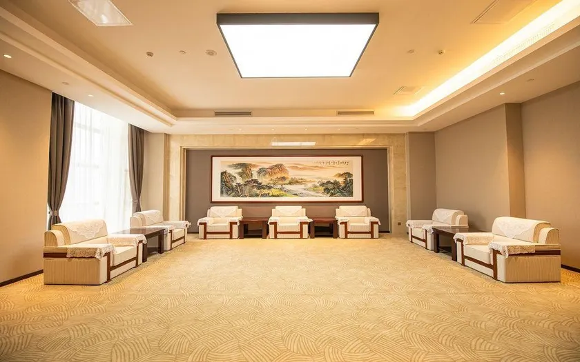 Bairun Oriental Hotel - Image 1