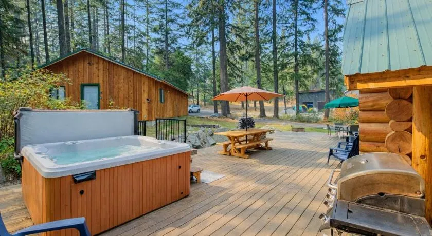 Soaring Pines Lodge by NW Comfy Cabins - Image 1