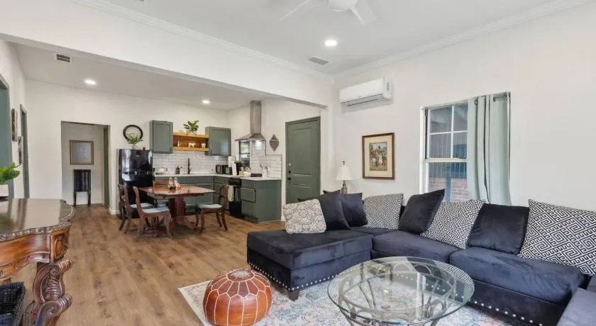 Charming, Cozy, Central & Convenient Home - Image 1