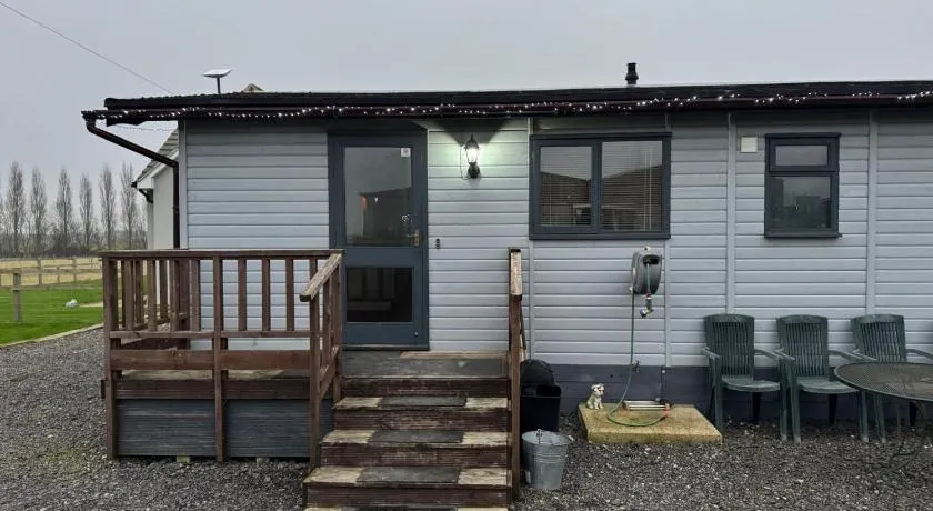 Huntersfield Chalet - Image 1