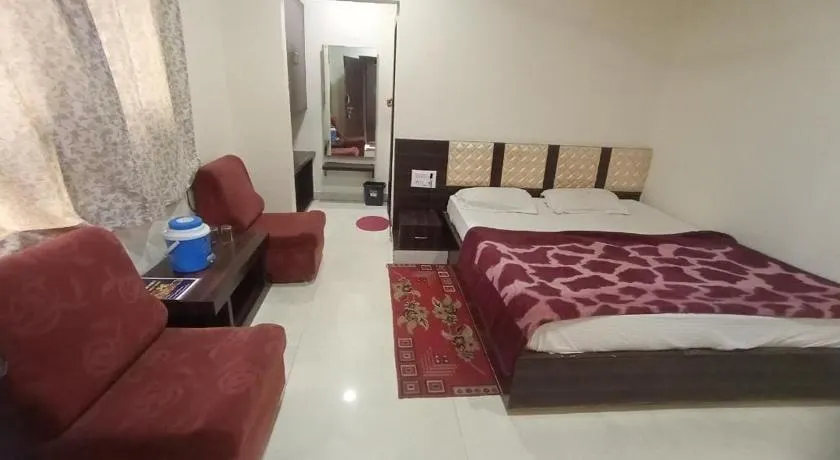 Hotel Paradise Stays - Image 1