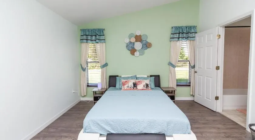 Gorgeous Fully Furnished 2-Bedroom Luxury Villa - Image 1